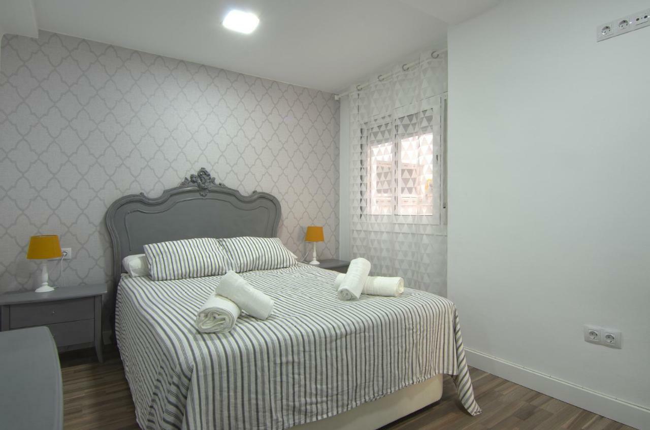 Apartment Ronda Sant Antoni Girona Zewnętrze zdjęcie