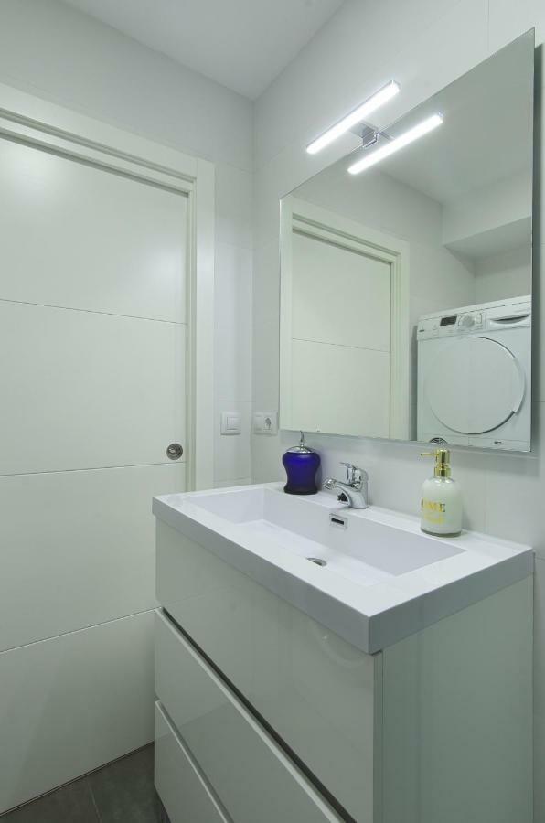 Apartment Ronda Sant Antoni Girona Zewnętrze zdjęcie